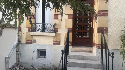 259aef7a-17b9-4ae4-a076-ef777bef2104.jpeg Location cabinet médical