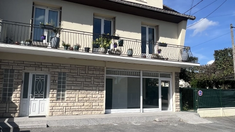 IMG_4176.jpeg Cabinet neuf de 65 m2 avec deux salles de consultation